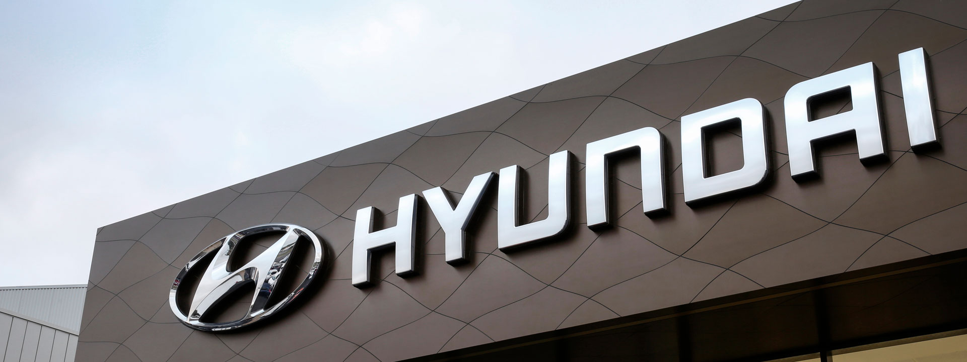 Hyundai_Platinum-Dealers-Award-DEALERSHIP_1920x720.jpg