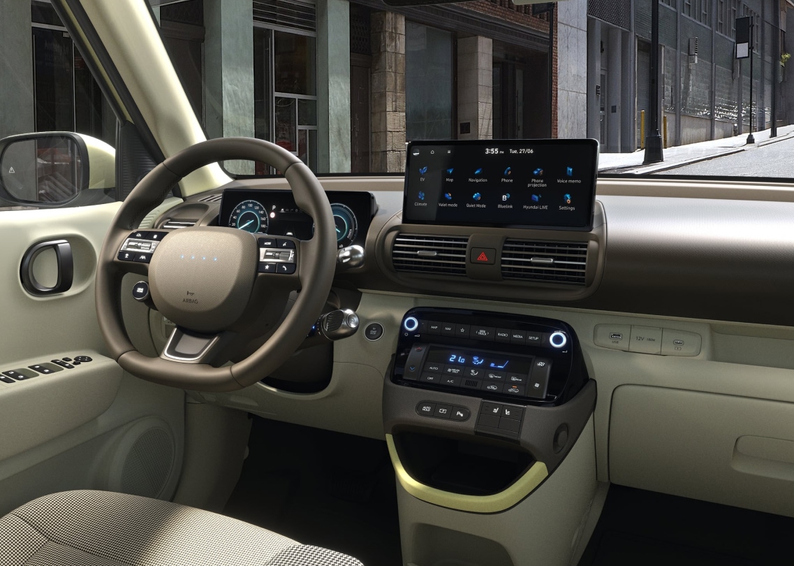 10.25" touchscreen and cluster 