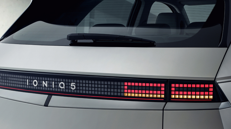 MY25IONIQ5_Ext_Hotspot_965x542_4.jpg