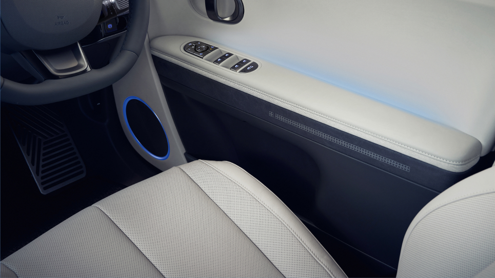 IONIQ5_Int_Hotspot_965x542_3 (1).jpg