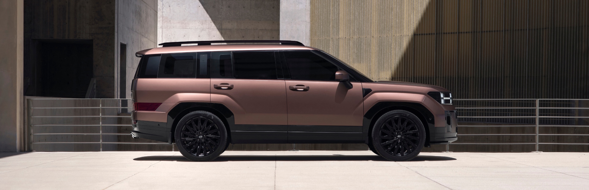 Hyundai_SantaFe_Ice_2025_Hero_Exterior_desktop_1920x620.jpg