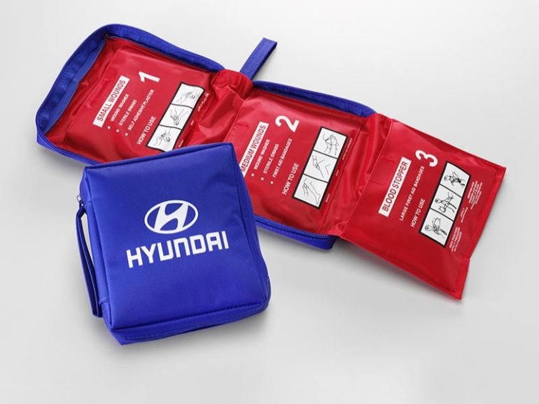 Hyundai_accessories_firstaid_kit_770x578.jpg