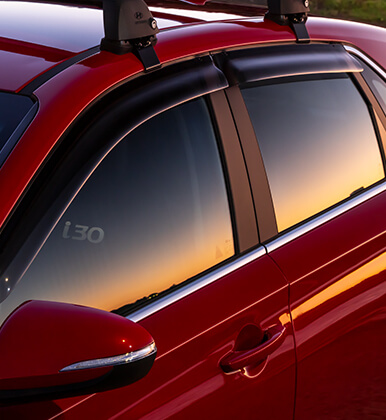 Hyundai_Accessories_Masonry_i30-Hatch_StyleVisors_2_386x420.jpg