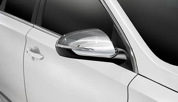 i30_accessories_PDi30-White-Euro-Chrome-Wing-mirror_748x430.jpg