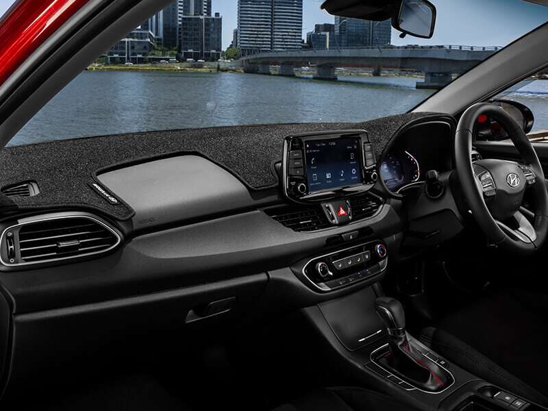Hyundai_Accessories_i30-Hatch_Dashmat_800x600.jpg