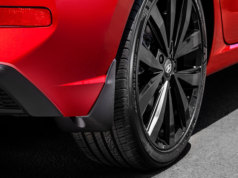 Hyundai_Accessories_i30Hatch_Rear-Mudflaps_800x600.jpg
