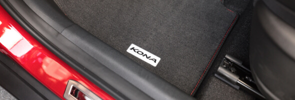 Hyundai_Accessories_Kona_carpet-floor-mats-red-1_590x200.jpg