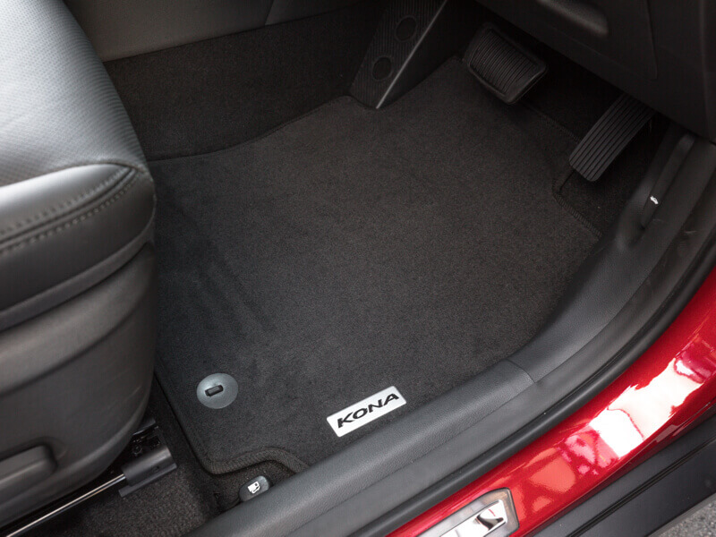 Hyundai_Accessories_Kona_carpet-floor-mat-1_800x600.jpg