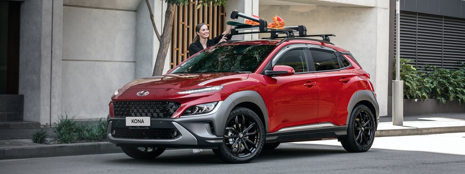 Hyundai_Accessories_Kona_Snowboard_carrier_4_1920x720.jpg