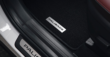 HyundaiAccessories_Palisade_LX2_carpet-mats-black-stitching_387x200.jpg