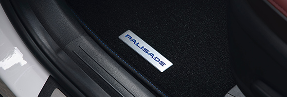 HyundaiAccessories_Palisade_LX2_carpet-mats-blue-stitching_590x200.jpg
