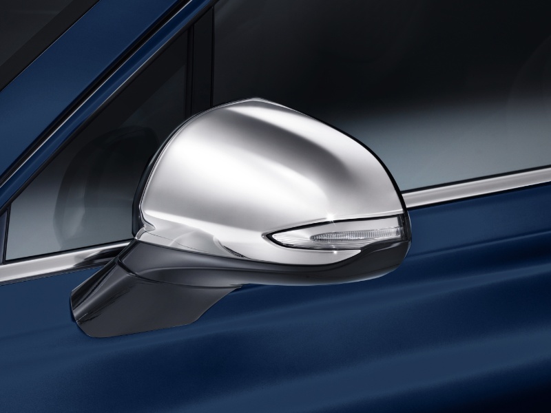Hyundai_SantaFe_accessories_chrome_doorcaps_800x600.jpg