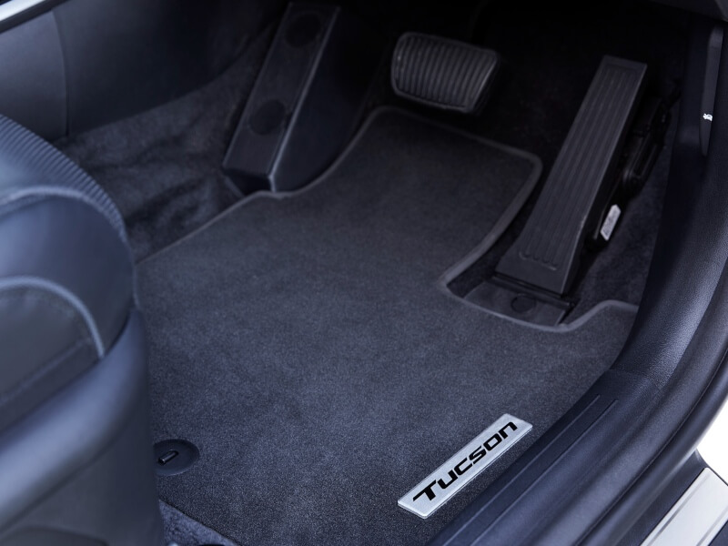 Hyundai_Tucson_NX4_Accessories_Carpet_Floor_Mats_800x600.jpg