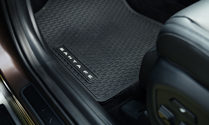 HYUNDAI_ACCESSORIES_SANTA_FE_MX5_Tailored_Rubber_Mats_800x480.jpg