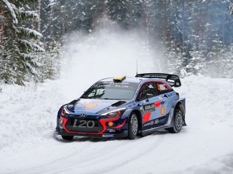 Hyundai_motorsport_preview_round2_rally_sweden_in_snow_800x600.jpg